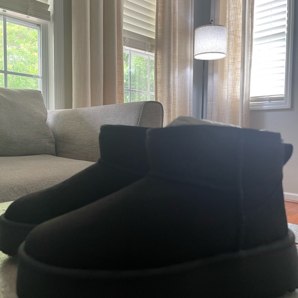 Hot Cakes Kids Black Slip-On Winter Boots